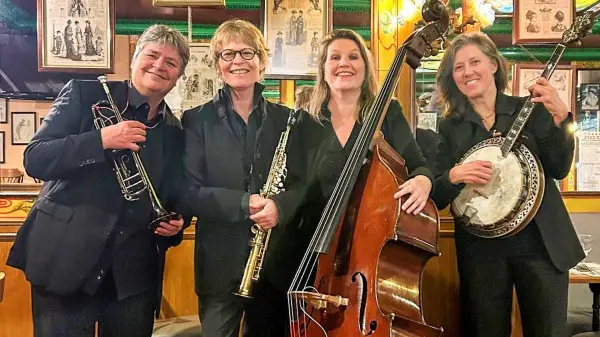 ORCHESTRE FEMININ MOONLIGHT SERENADE Jazz New Orleans/Trad — photo 1