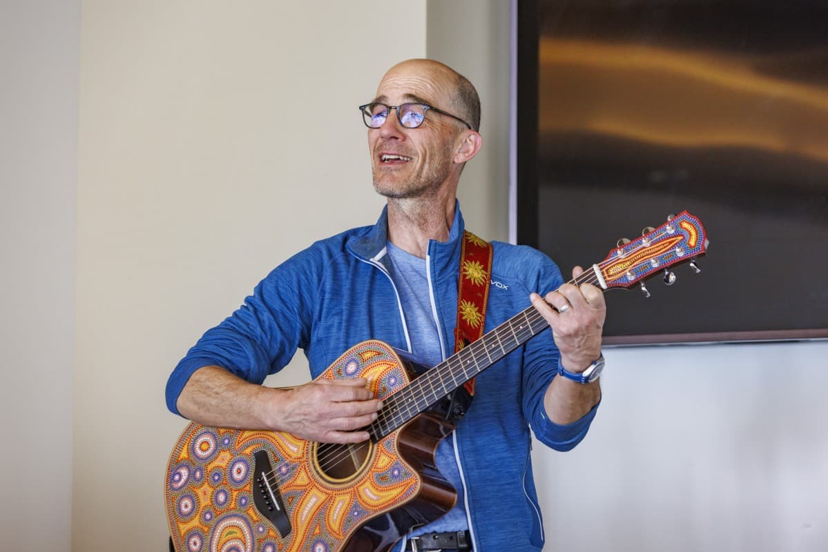 Zugpferdli Birthday Party with Andrew Bond — photo 1