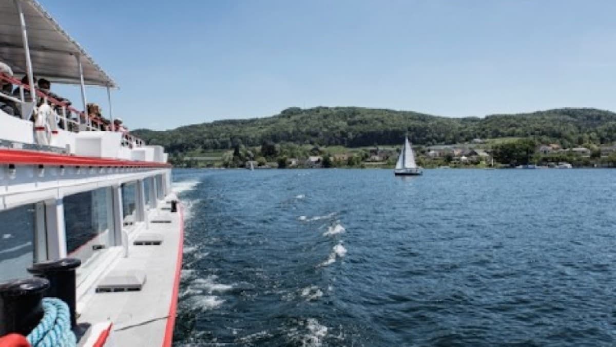 The Scheduled Ship Becomes an Art Ship — photo 1