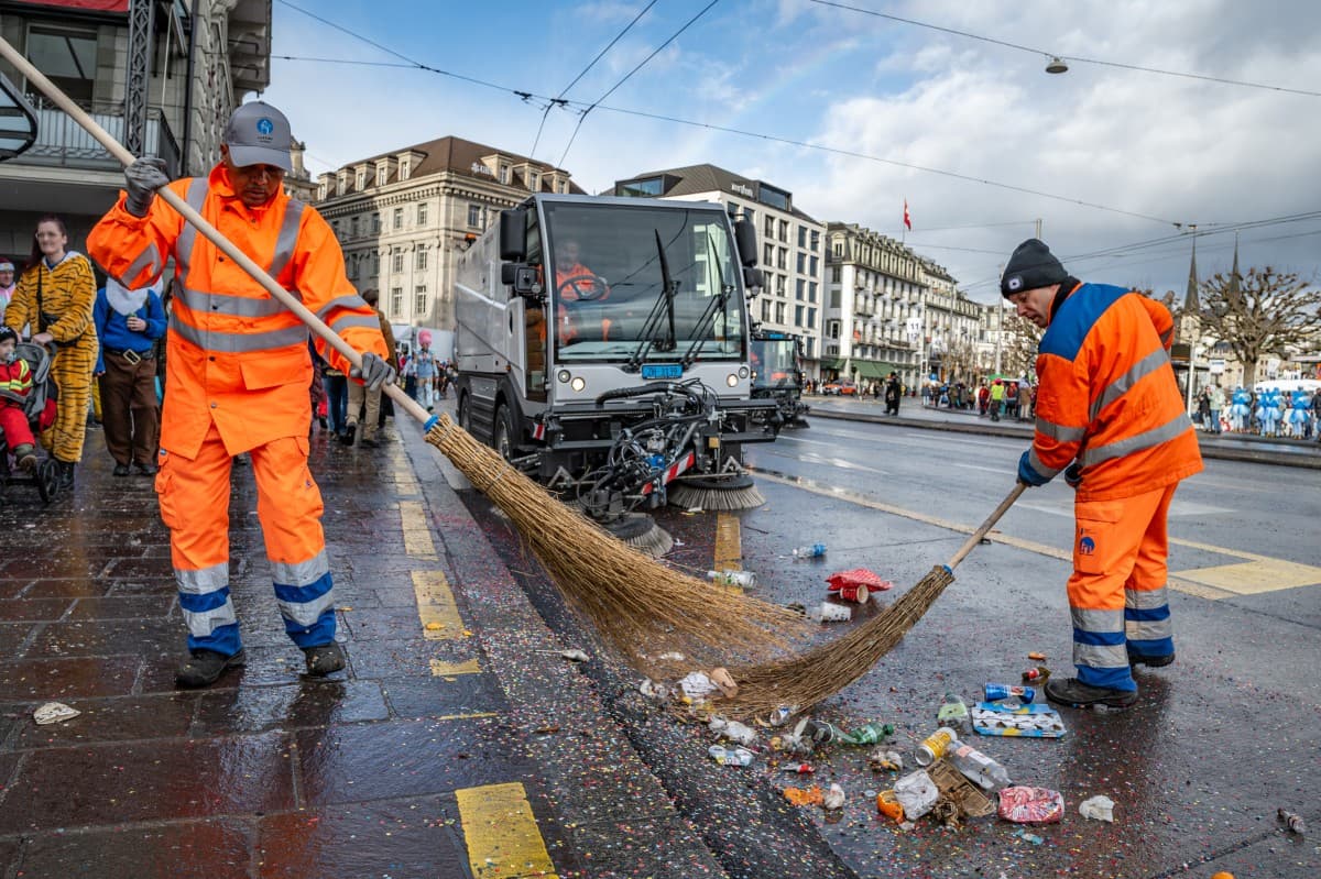 Theatre Tour: Shine and Trash – Welcome to Cleanland Switzerland! — photo 1