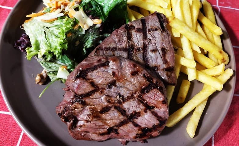 Jumi's Steak-Frites-Plausch — photo 1