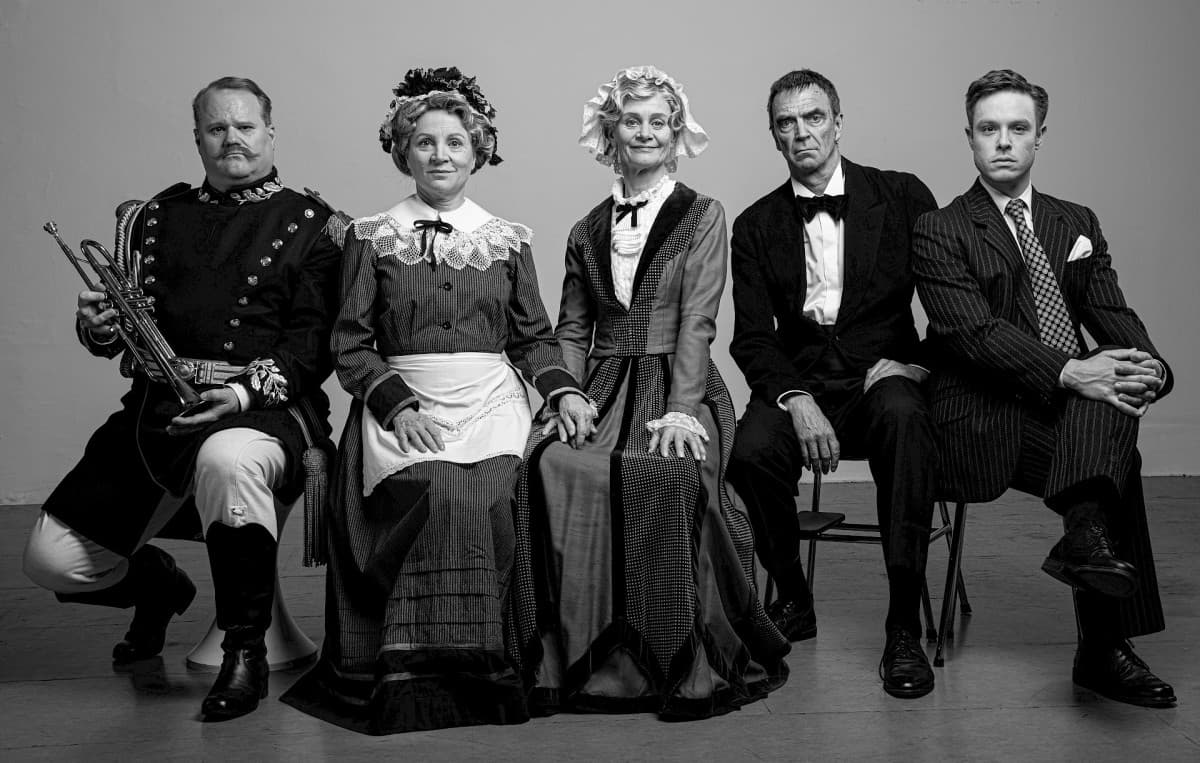 Arsenic and Old Lace — photo 1