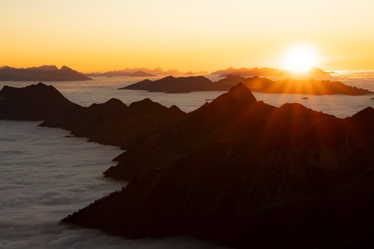 Sunset cruises Brienzer Rothorn with 3-course menu — photo 1