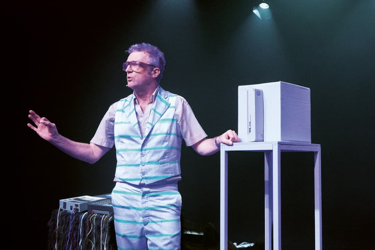 Andres Lutz «Dr. Lüdi sings to the Machine» — photo 1