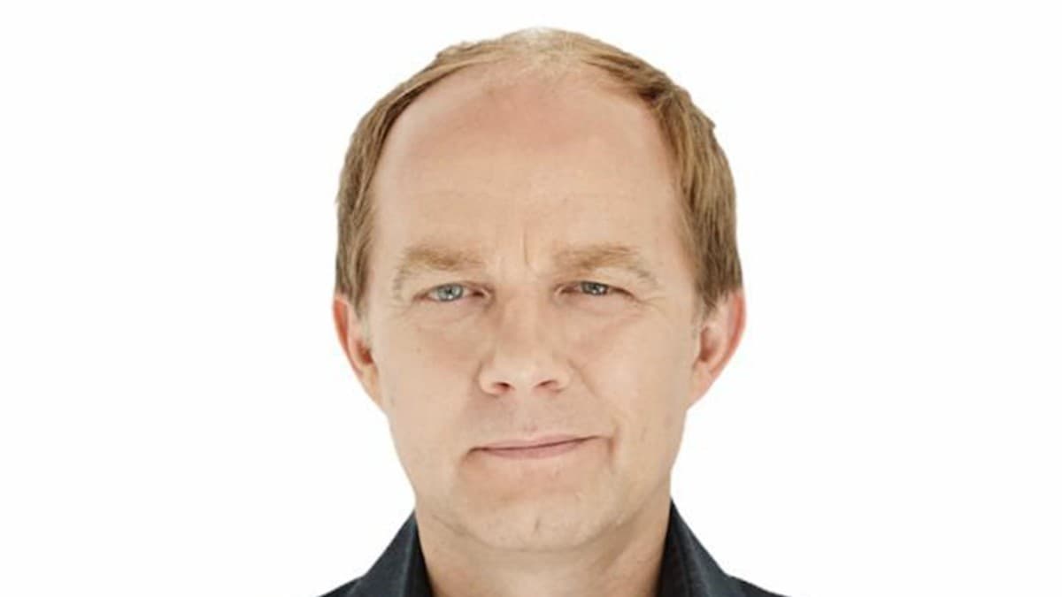 Derek Ogilvie - Up Close and Personal — photo 1
