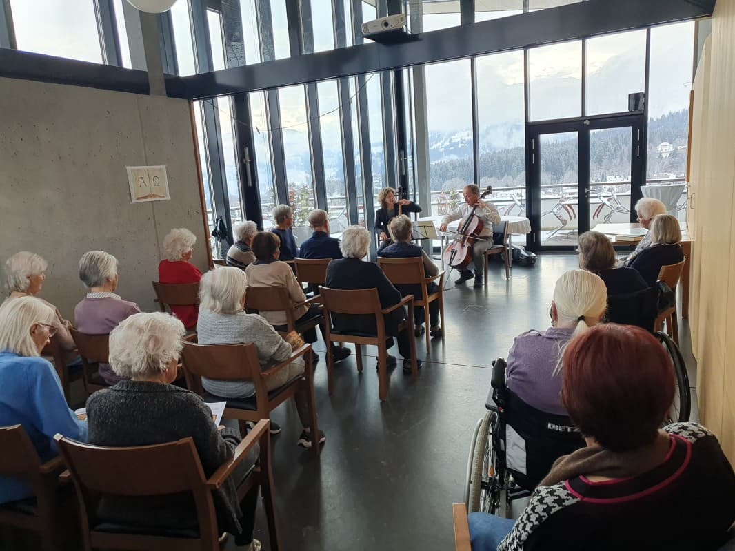 Church Service at Plaids — photo 1