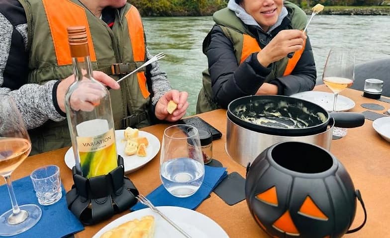 Kräuterfondue auf dem Schlauchboot — photo 1