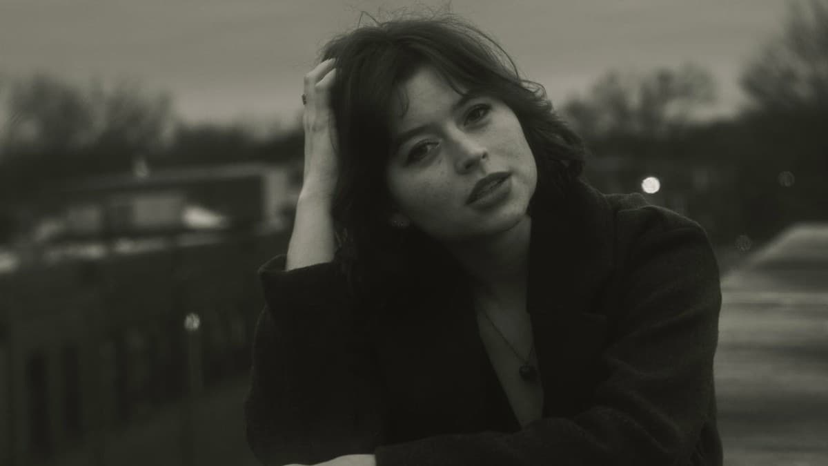 Josie Edwards — photo 1