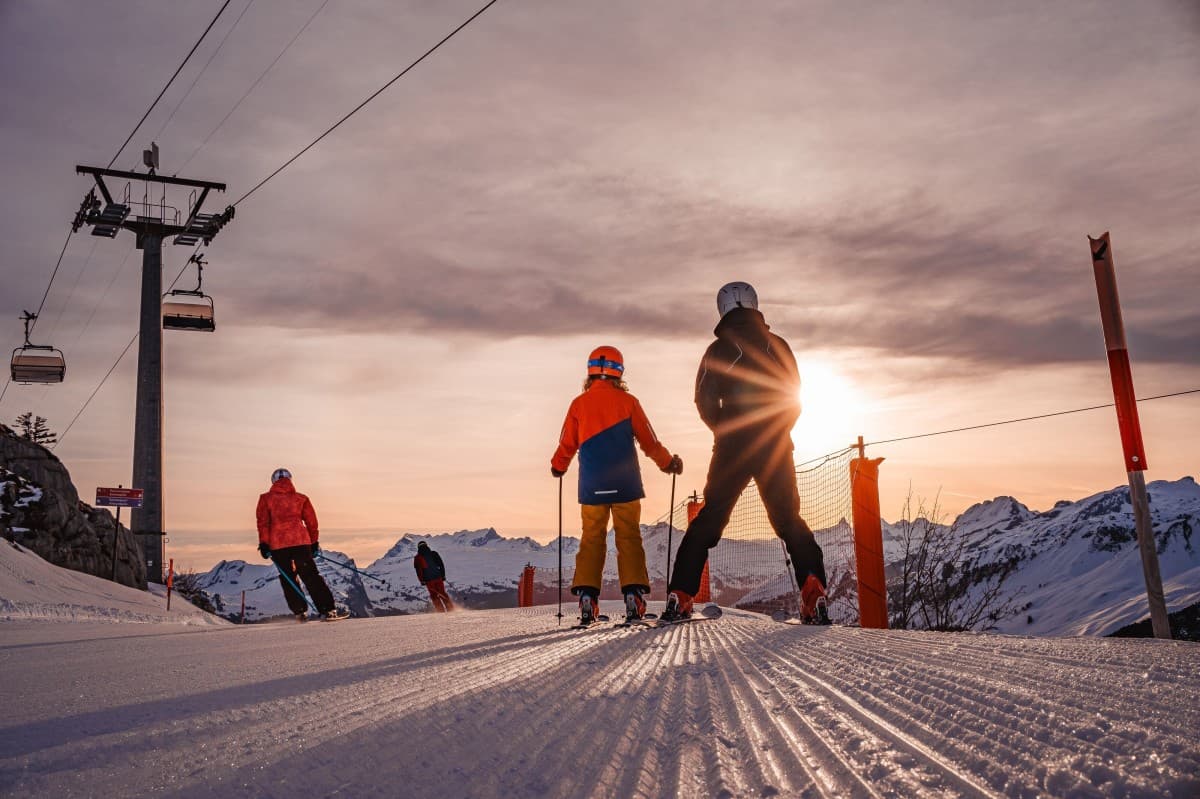 MORNING SKIING — photo 1