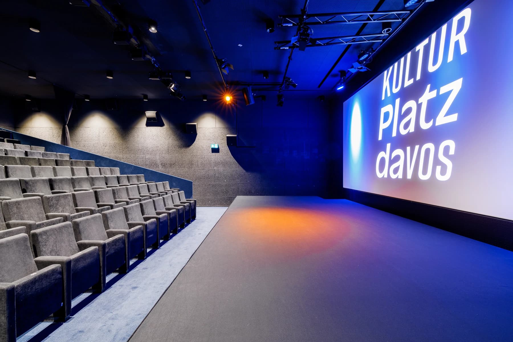 Surprise Movie — photo 1