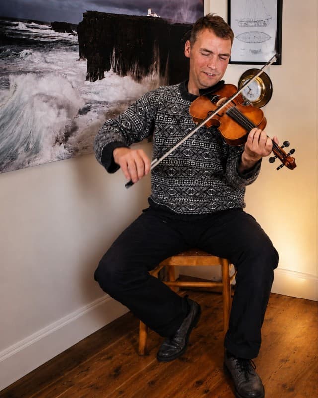 STAGE (Celtic Festival) - Scottish fiddle (violin) workshop, Shetland Islands, with Maurice Henderson — photo 1