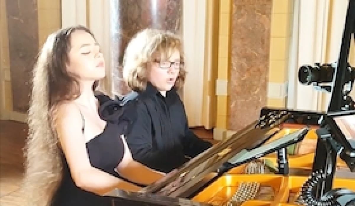 Duo Laetitia Hahn and Philip Hahn take you on a journey through sound worlds between celestial glow and hellfire — photo 1