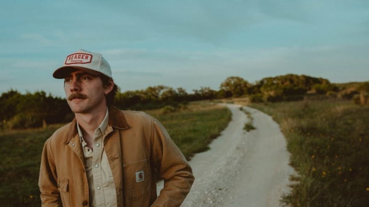 Dylan Gossett — photo 1