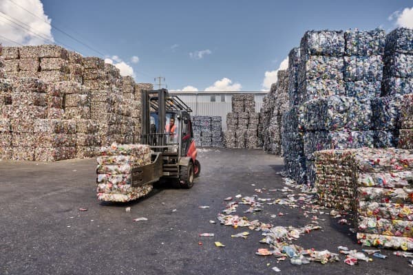 "Industrial Espionage" at Resilux Schweiz AG — photo 1