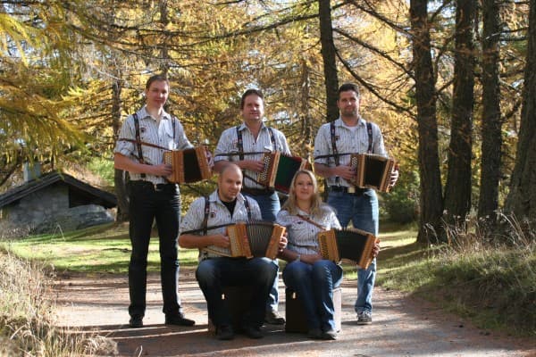 LIVE MUSIC FEST VOLLGAS MIT TOBIAS — photo 1