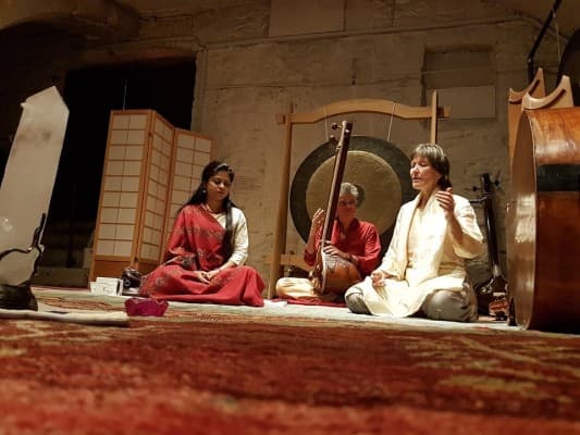 Mantra Singing — photo 1