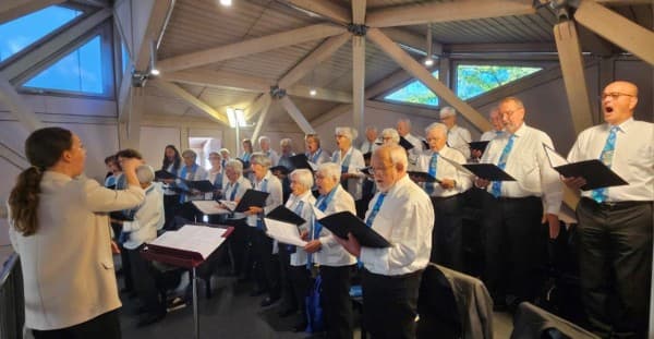 Performance of Chorus Crescendo with Supporting Band at the Harvest Festival Service — photo 1