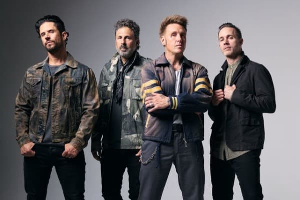Papa Roach - Rise of the Roach — photo 1