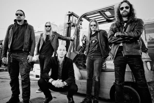 SOEN — photo 1