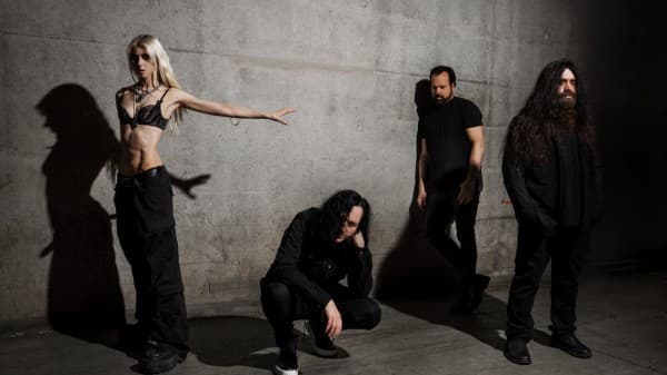 The Pretty Reckless | Comfort Seats — photo 1