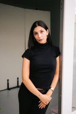 Miriam Davoudvandi – We can't afford that — photo 1