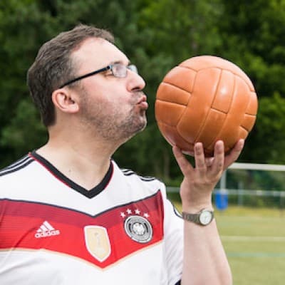 Football Cabaret, that makes fun — photo 1