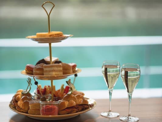 Afternoon Tea on Lake Brienz — photo 1