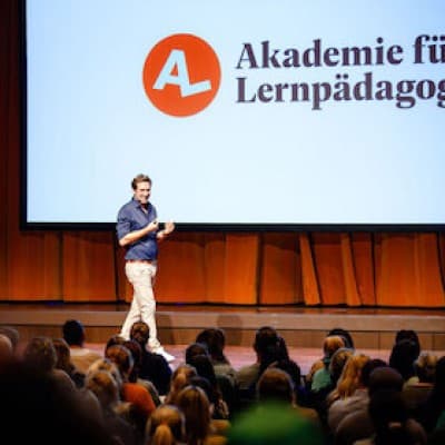 Learning to Learn - Live Tour - with Jürgen Möller — photo 1