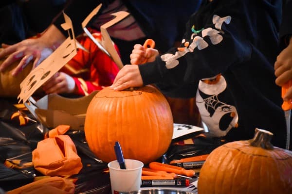 Halloween Pumpkin Carving — photo 1