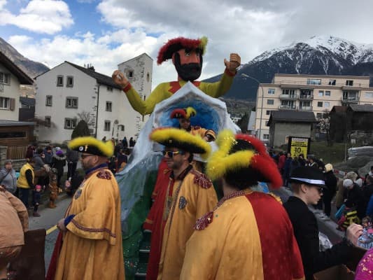 Great Upper Valais carnival parade — photo 1