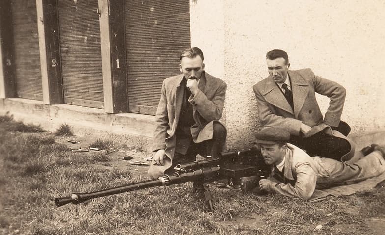 Im Visier. Die dunklen Geschäfte der Waffenfabrik Solothurn — photo 1