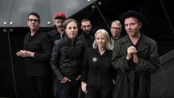 Belle & Sebastian performing 'If You're Feeling Sinister' — photo 1