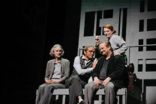The Visit of the Old Lady - Tragic Comedy — photo 1